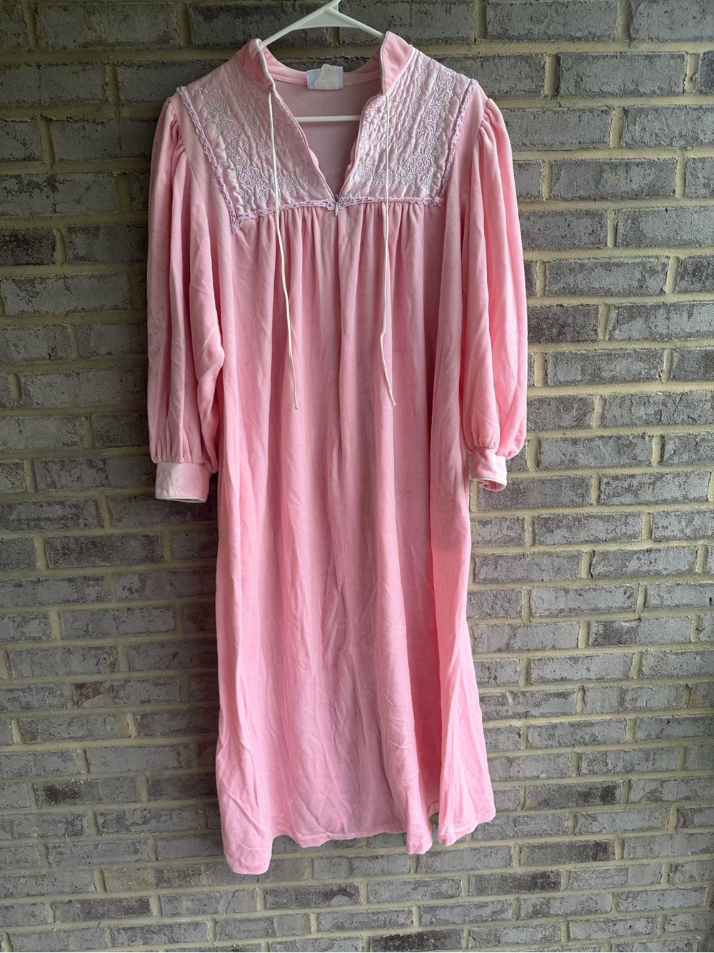 Vintage Pink Gilligan O'Malley Embroidered Velour Nightgown Robe